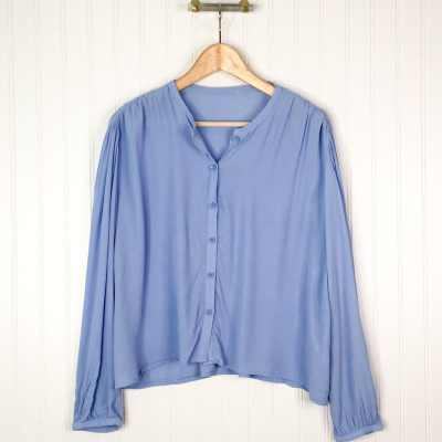 Blouse Kasual Elegan